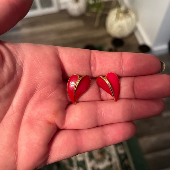 Vintage Red Heart Earrings, Valentines Day Earrings, Heart Earrings, Heart. - Picture 5 of 7